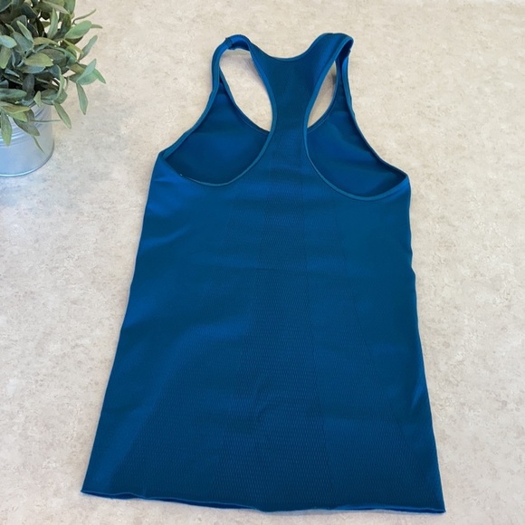 Nike Breathable Compression Teal workout tank - Picture 6 of 9